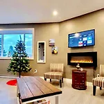 Mountain Retreat 3 Bedroom Garden House Near Heritage Park, Coliseum , Hwy 1, Fishing, Cultus Lake