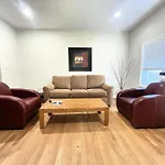 King And Queen Rooms -J&J Chilliwack