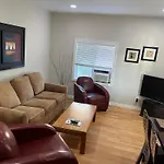 King And Queen Rooms -J&J Chilliwack