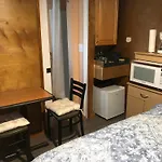 Shady Willow Travellers Guest House - Small Indipendent Units With Seperate Entrance