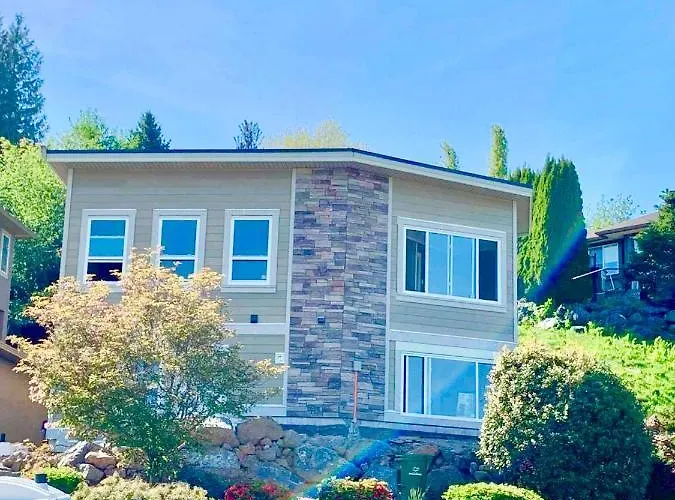 Mountain Retreat 3 Bedroom Garden House Near Heritage Park, Coliseum , Hwy 1, Fishing, Cultus Lake