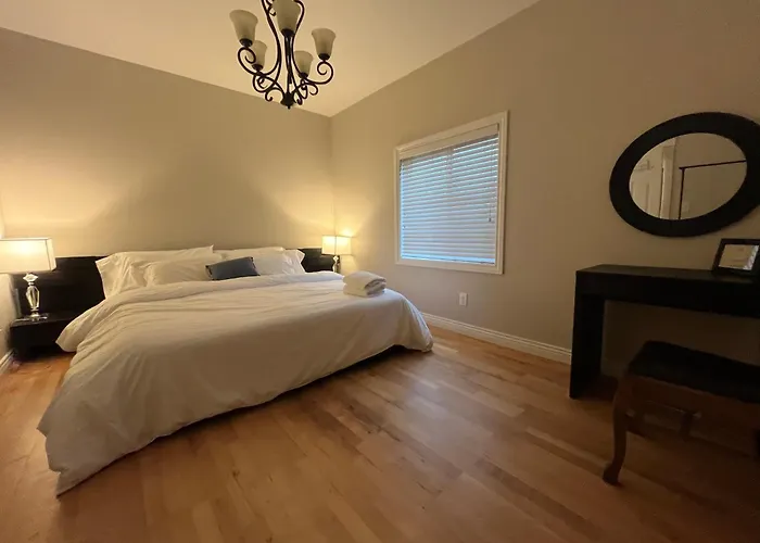 King And Queen Rooms -J&J Chilliwack
