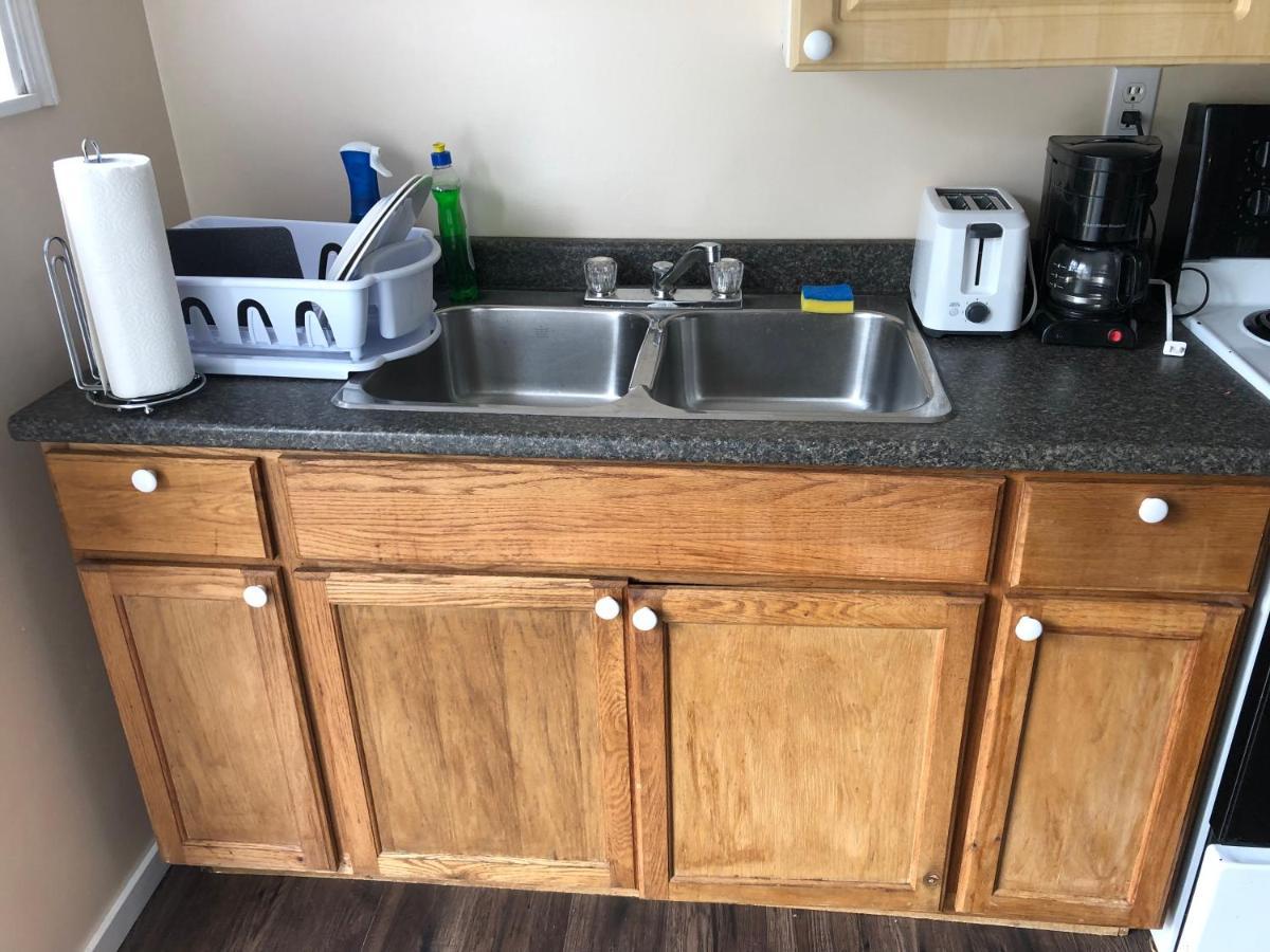Shady Willow Travellers Guest House - Small Indipendent Units With Seperate Entrance Guest house Chilliwack