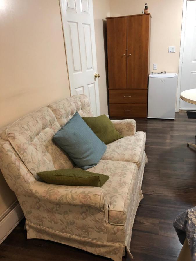 Guest house Shady Willow Travellers Guest House - Small Indipendent Units With Seperate Entrance