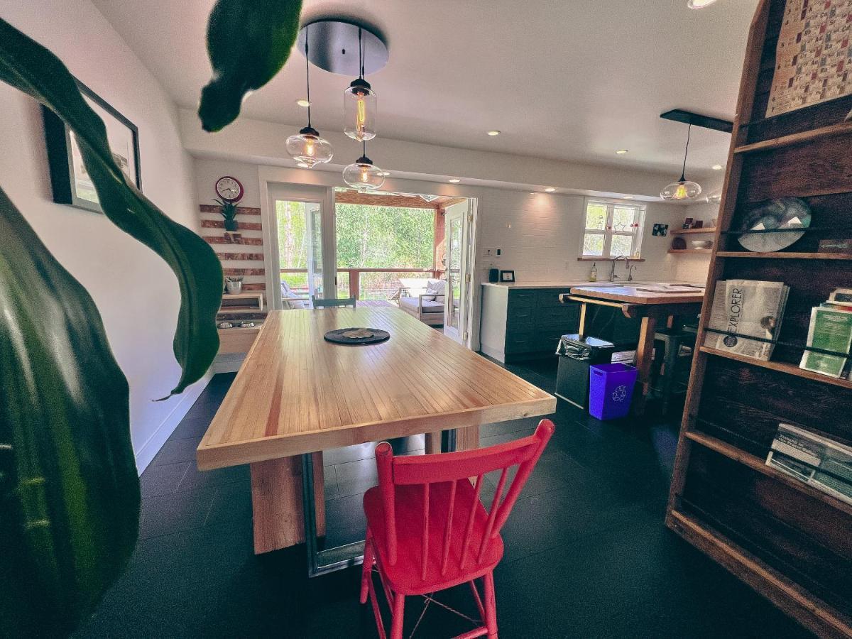 Holiday home Unique Upper Near Lakes, River, Hiking, Fishing, Bike Trails *