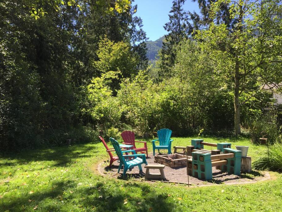 Unique Upper Near Lakes, River, Hiking, Fishing, Bike Trails * Chilliwack