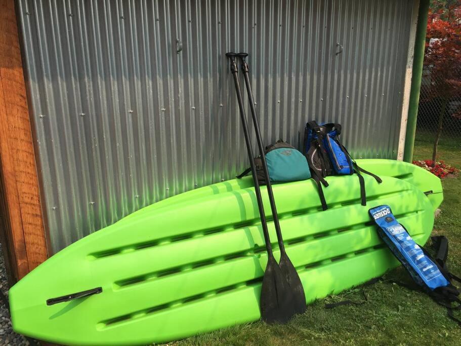 Unique Upper Near Lakes, River, Hiking, Fishing, Bike Trails Holiday home *