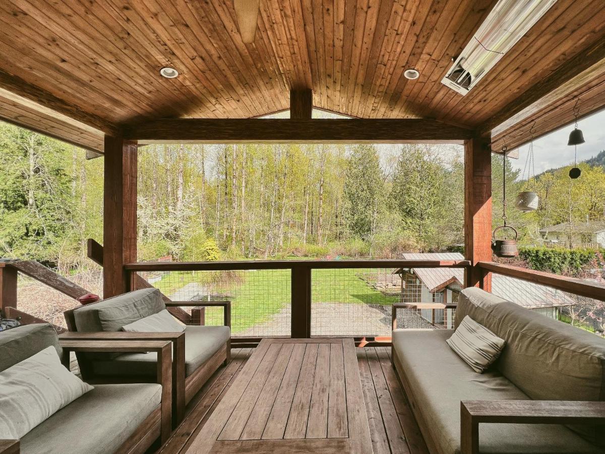 Holiday home Unique Upper Near Lakes, River, Hiking, Fishing, Bike Trails Chilliwack