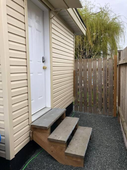 Shady Willow Travellers Guest House - Small Indipendent Units With Seperate Entrance *