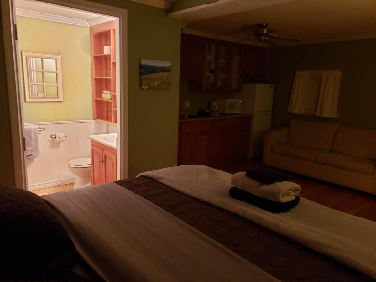 Riverbend Guest house 2*