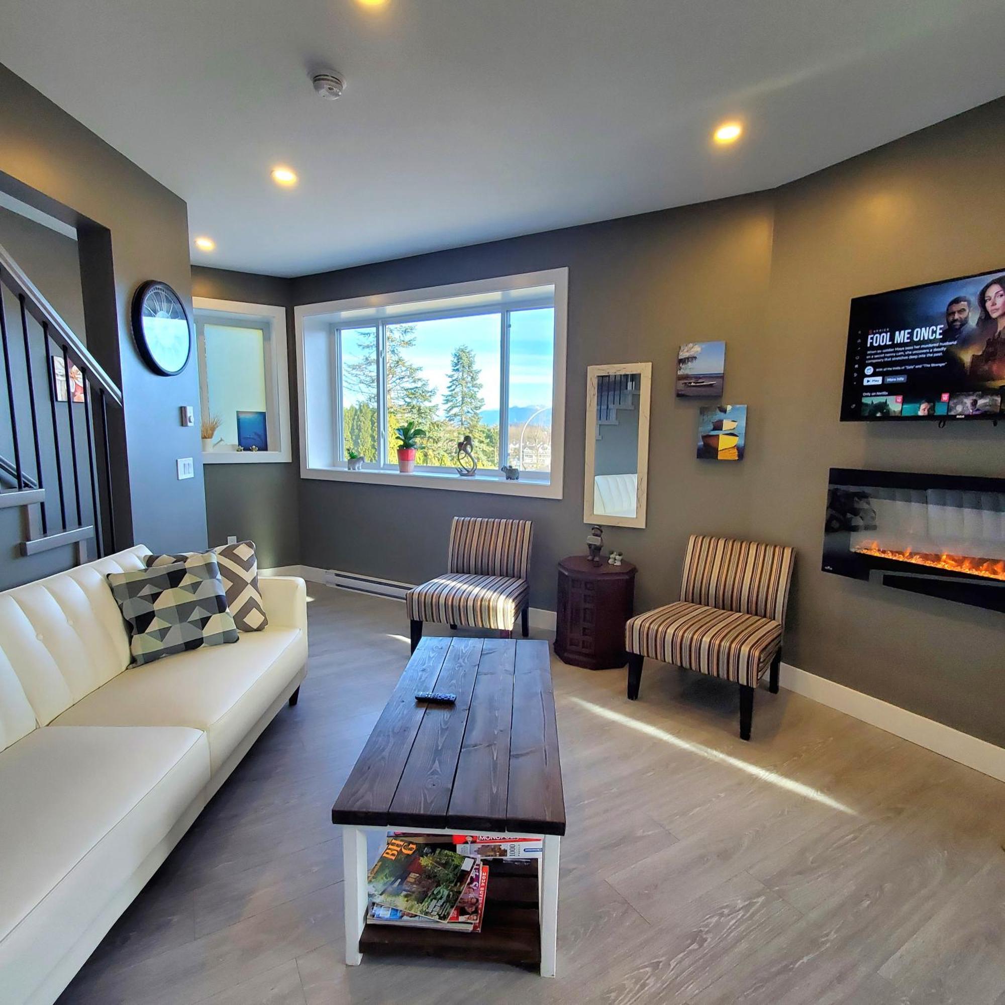 Mountain Retreat 3 Bedroom Garden House Near Heritage Park, Coliseum , Hwy 1, Fishing, Cultus Holiday home