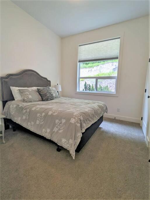Mountain Retreat With Views, Hot Tub, Games & Ac Holiday home