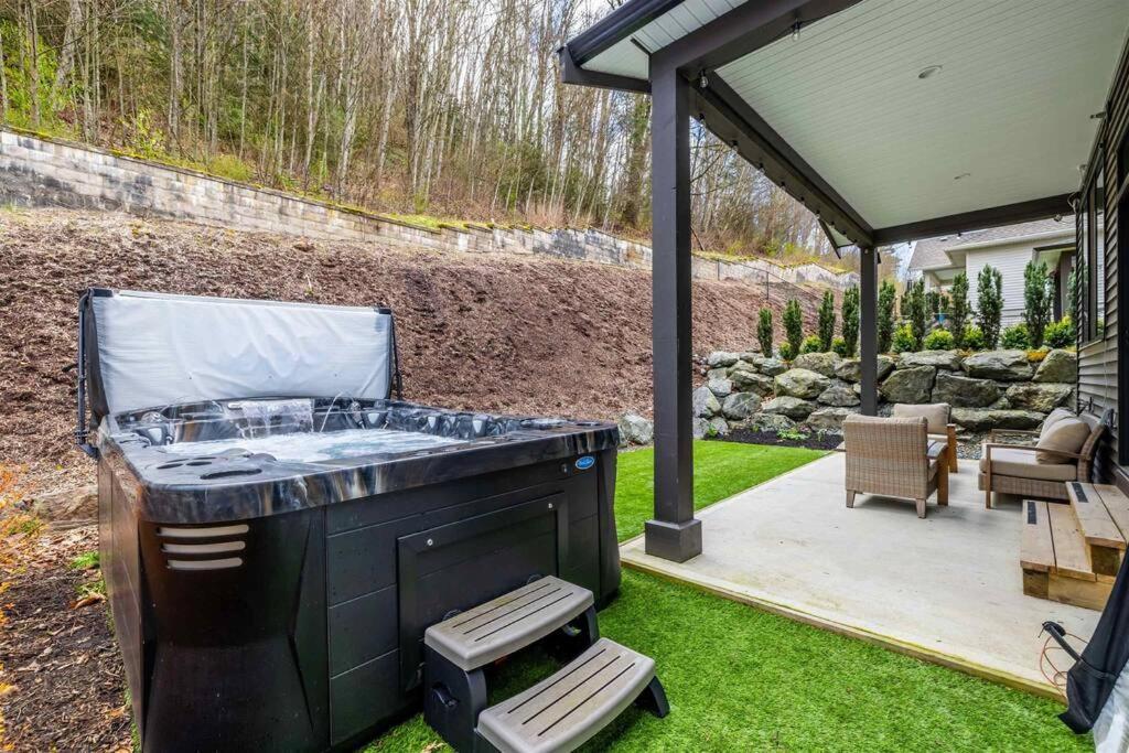 Mountain Retreat With Views, Hot Tub, Games & Ac *