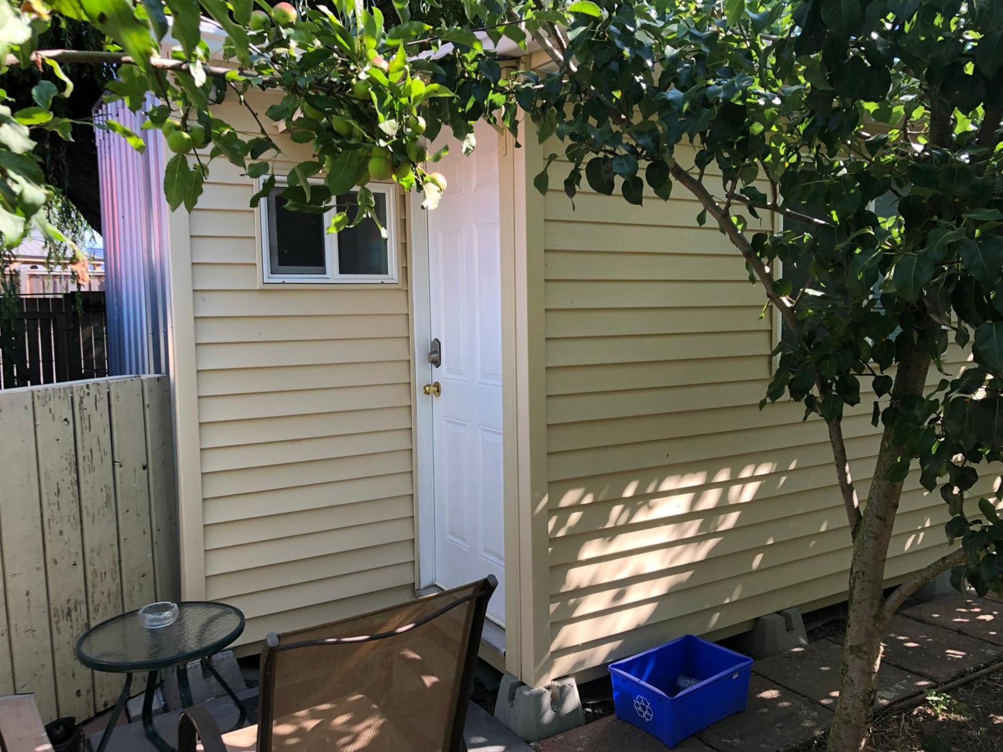 Shady Willow Travellers Guest House - Small Indipendent Units With Seperate Entrance Guest house *