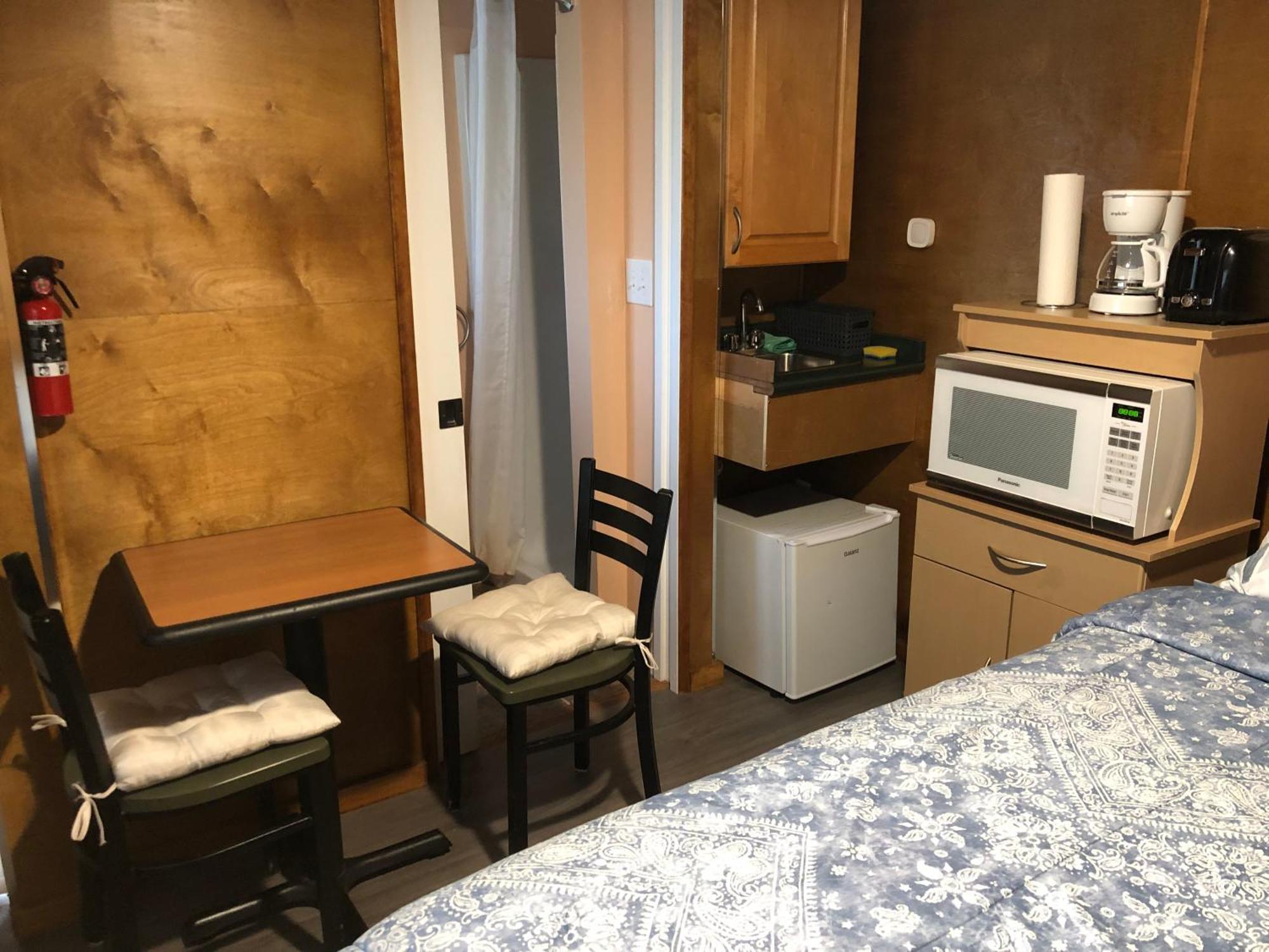 Shady Willow Travellers Guest House - Small Indipendent Units With Seperate Entrance * Chilliwack