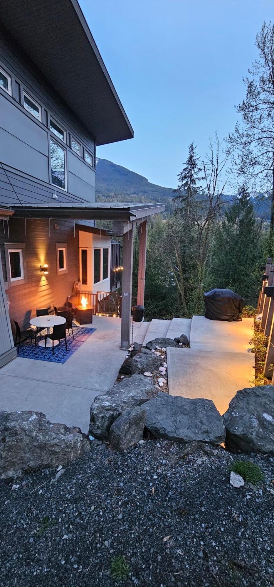 Casa Del Rio - Peaceful River Guest -forests -mountains -hiking Apartment Chilliwack