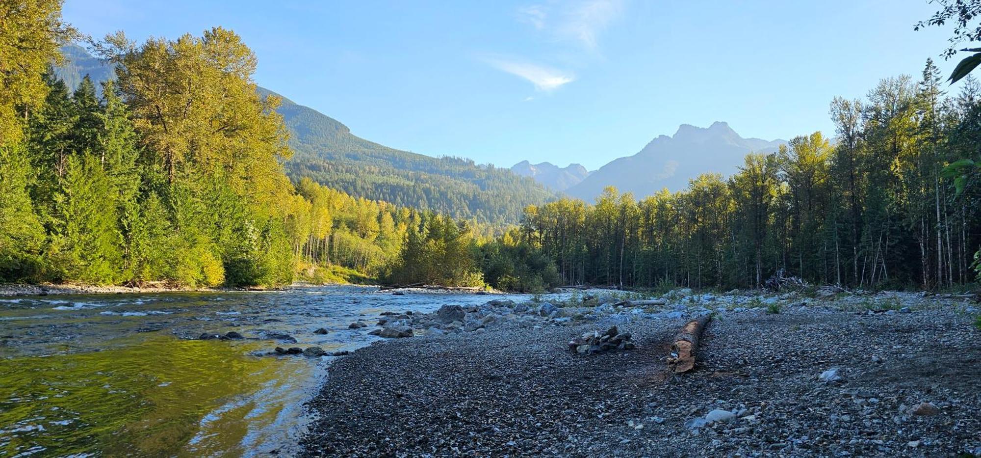Casa Del Rio - Peaceful River Guest -forests -mountains -hiking Apartment *