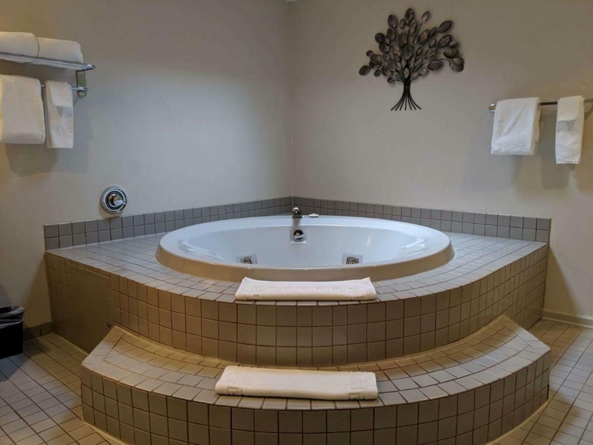 Surestay By Western Hotel 3*