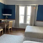 Royal Hotel Chilliwack