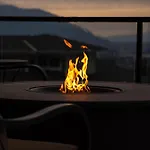 Mountain Retreat With Views, Hot Tub, Games & Ac