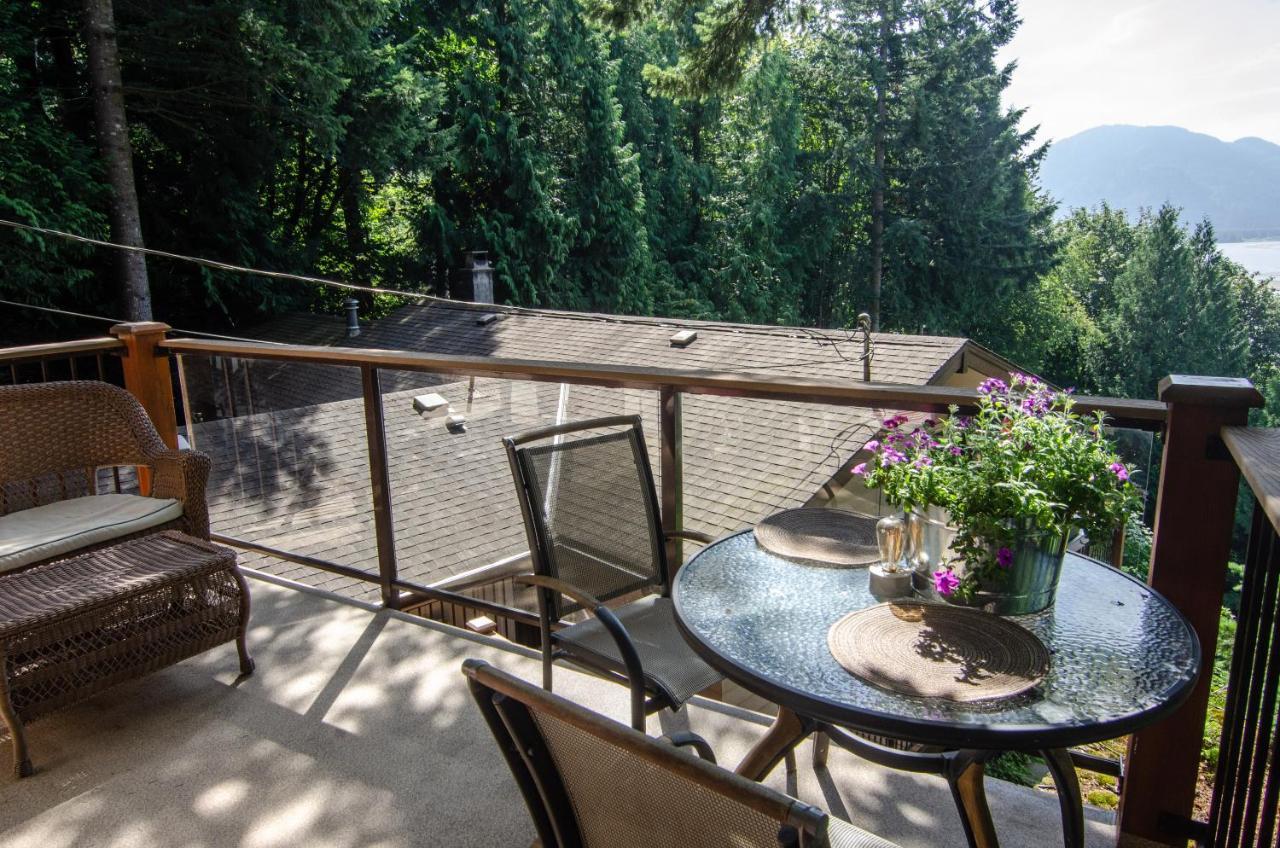 The Fraser River's Edge 4*