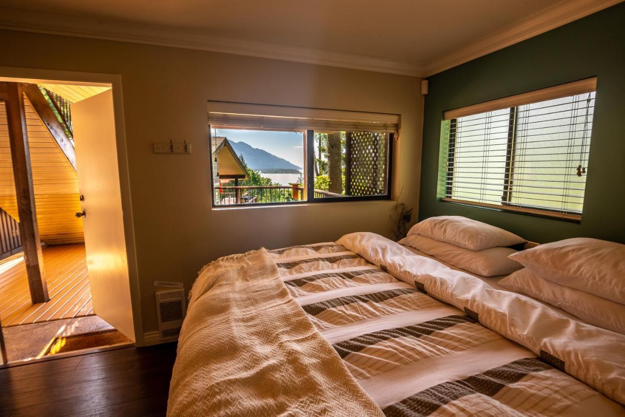 The Fraser River's Edge 4*