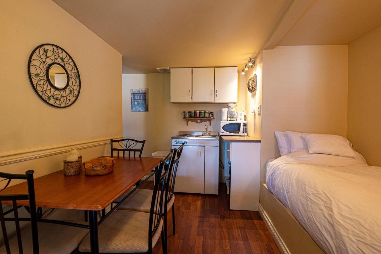 The Fraser River's Edge 4*