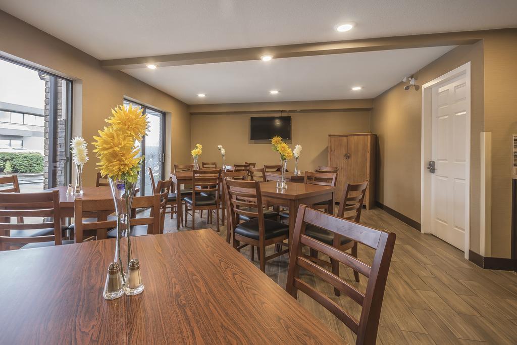 Comfort Inn 3*