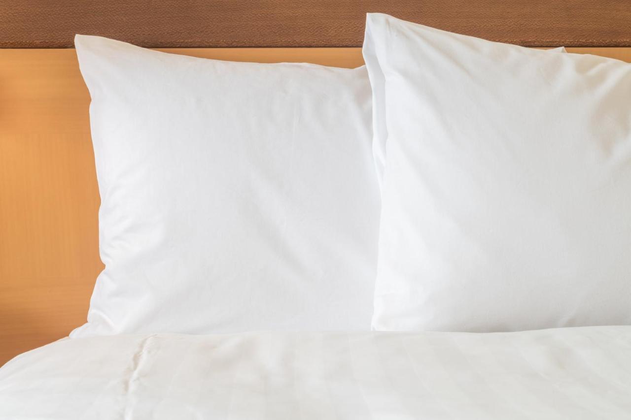 Express & - East An Ihg 3* Chilliwack