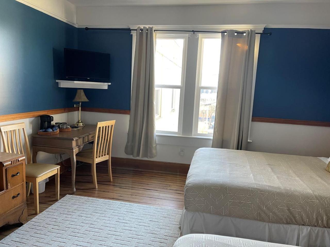 Royal Hotel 3*