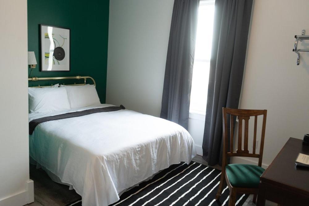 Hotel Royal Chilliwack
