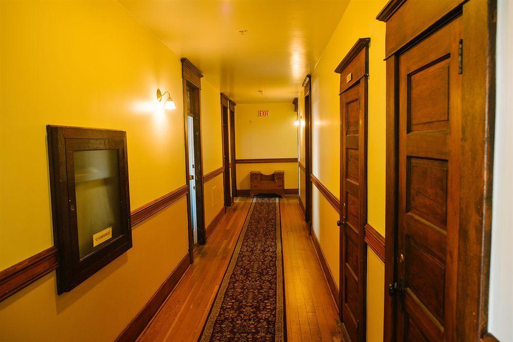 Royal Hotel