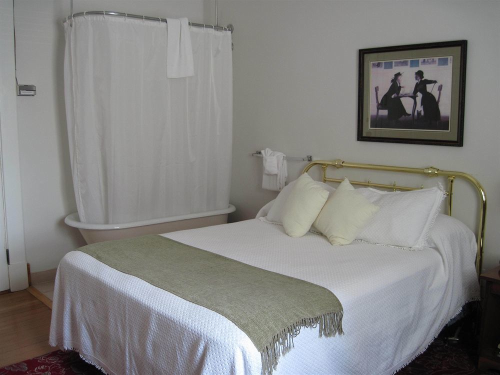 Royal Hotel