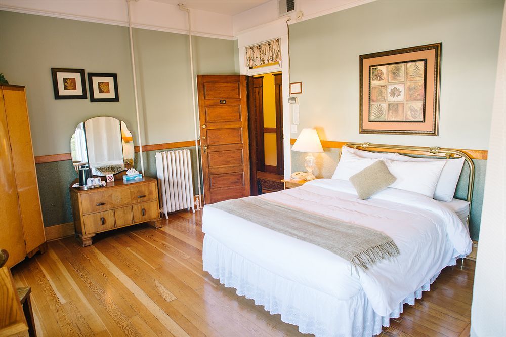 Royal Hotel