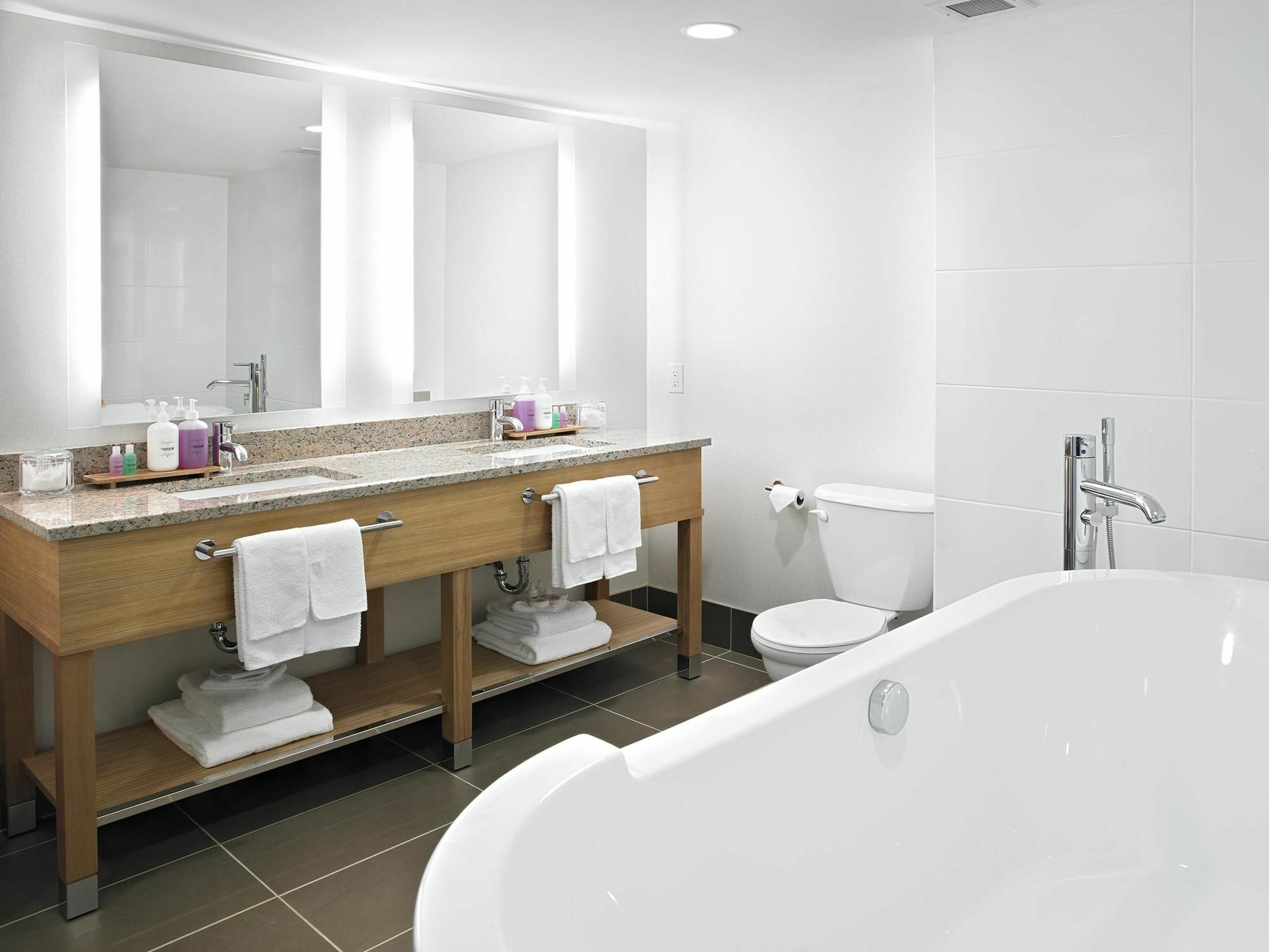 Hotel Coast By Apa